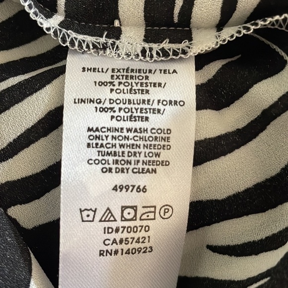 Ann Taylor Zebra Print Sleeveless Blouse Layered Hem Black/White L - Picture 6 of 6